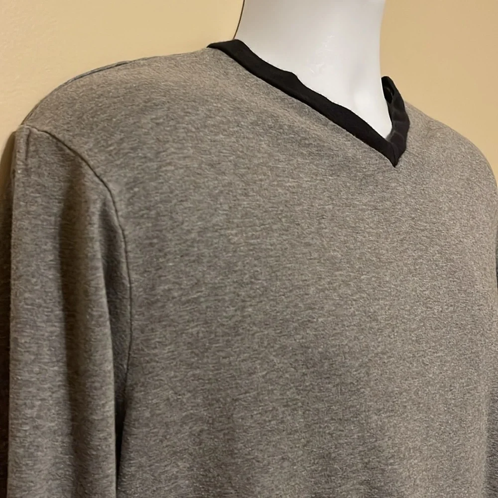 J. CREW V Neck Shirt. Size Large